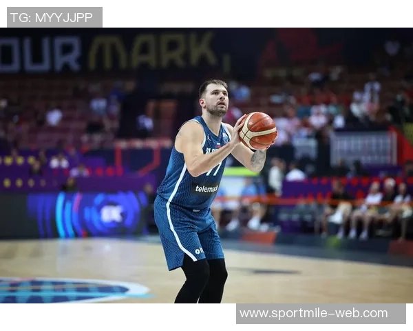 东契奇赞文班球技期待未来进步潜力无限